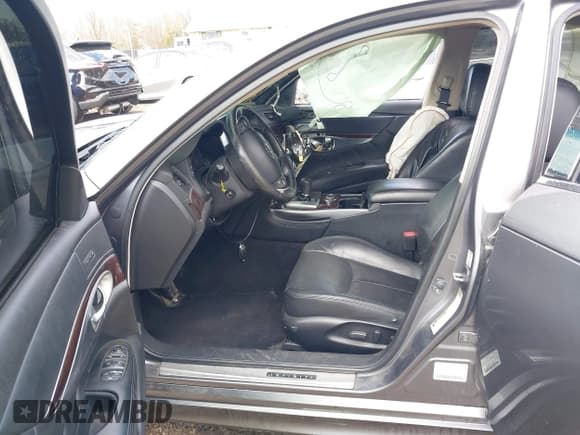 ✅ 2016 Infiniti Q70 • VIN: JN1BY1AR0GM270212 • Lot: 41889159. Listed on IAAI with 108,760 mi. Free auction sales archive from the USA and detailed vehicle history report at DreamBid. Image 5.