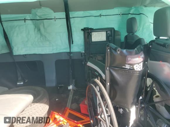 ✅ 2017 Ford Transit XL • VIN: 1FDZX2CM3HKA11793 • Lot: 75661334. Wystawiony na Copart z przebiegiem 96 112 mil. Bezpłatny archiwum sprzedaży aukcyjnych z USA i szczegółowy raport historii pojazdu na DreamBid. Zdjęcie 11.