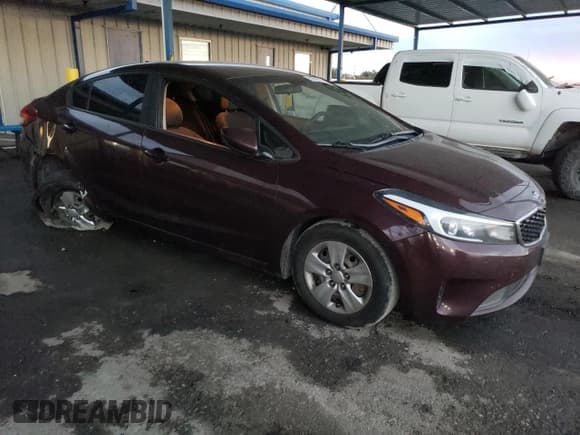✅ 2018 Kia Forte LX • VIN: 3KPFL4A79JE164182 • Лот: 81818045. Опубликован ранее на Copart с пробегом 139 143 миль. Бесплатный доступ к архиву аукционных продаж из США и подробный отчёт об истории автомобиля на DreamBid. Изображение 4.
