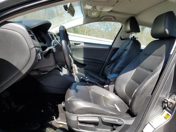 ✅ 2015 Volkswagen Jetta SE • VIN: 3VWD07AJ0FM309214 • Lot: 48493085. Wystawiony na Copart z przebiegiem 118 668 mil. Bezpłatny archiwum sprzedaży aukcyjnych z USA i szczegółowy raport historii pojazdu na DreamBid. Zdjęcie 7.