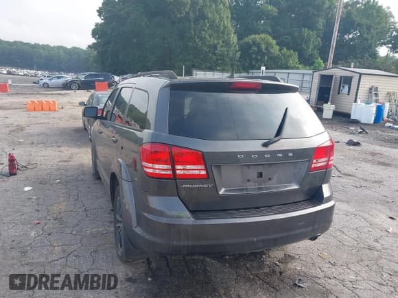 ✅ 2018 Dodge Journey SE • VIN: 3C4PDCAB8JT508144 • Lot: 43004779. Wystawiony na IAAI z przebiegiem 153 238 mil. Bezpłatny archiwum sprzedaży aukcyjnych z USA i szczegółowy raport historii pojazdu na DreamBid. Zdjęcie 3.