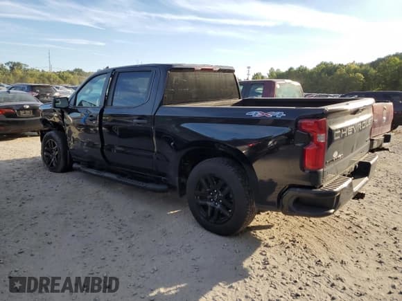 ✅ 2021 Chevrolet Silverado 1500 Custom • VIN: 1GCPYBEK6MZ202646 • Lot: 72697984. Wystawiony na Copart z przebiegiem 20 582 mil. Bezpłatny archiwum sprzedaży aukcyjnych z USA i szczegółowy raport historii pojazdu na DreamBid. Zdjęcie 2.