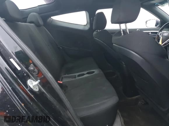 ✅ 2017 Hyundai Veloster • VIN: KMHTC6AD4HU320169 • Lot: 86338144. Wystawiony na Copart z przebiegiem 105 800 mil. Bezpłatny archiwum sprzedaży aukcyjnych z USA i szczegółowy raport historii pojazdu na DreamBid. Zdjęcie 10.