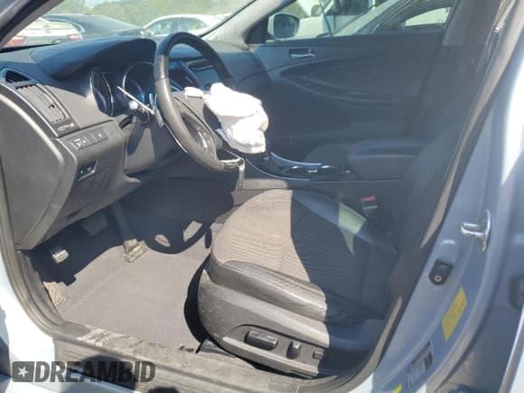 ✅ 2011 Hyundai Sonata SE • VIN: 5NPEC4AC4BH142144 • Lot: 69309004. Listed on Copart with 144,680 mi. Free auction sales archive from the USA and detailed vehicle history report at DreamBid. Image 7.