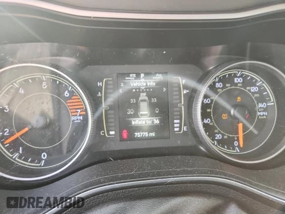 ✅ 2019 Jeep Cherokee Latitude • VIN: 1C4PJMCB5KD125782 • Lot: 84253285. Listed on Copart with 75,775 mi. Free auction sales archive from the USA and detailed vehicle history report at DreamBid. Image 9.