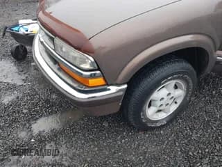 ✅ 2000 Chevrolet Blazer LT • VIN: 1GNDT13W1YK162399 • Lot: 41461888. Wystawiony na IAAI z przebiegiem 152 028 mil. Bezpłatny archiwum sprzedaży aukcyjnych z USA i szczegółowy raport historii pojazdu na DreamBid. Zdjęcie 6.