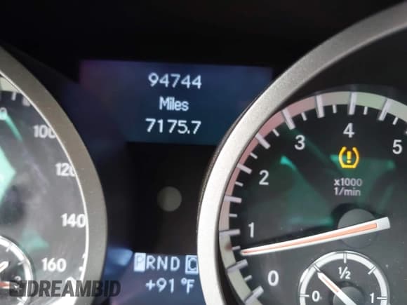 ✅ 2011 Mercedes-Benz SLK • VIN: WDBWK5JA3BF238884 • Lot: 42092753. Listed on IAAI with 94,744 mi. Free auction sales archive from the USA and detailed vehicle history report at DreamBid. Image 16.