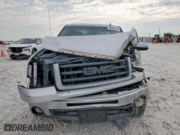 ✅ 2011 GMC Sierra 1500 SLE • VIN: 1GTR1VE09BZ167370 • Lot: 69501105. Wystawiony na Copart z przebiegiem Nie podano. Bezpłatny archiwum sprzedaży aukcyjnych z USA i szczegółowy raport historii pojazdu na DreamBid. Zdjęcie 11.