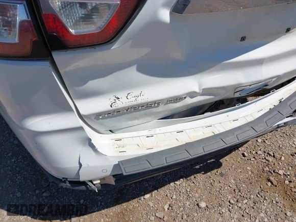 2017 Chevrolet Traverse LS with VIN 1GNKVFED4HJ218836, listed as a IAAI auction lot 42938317 with 200,062 mi miles and . Bid and sale history available at DreamBid. Image 18.