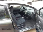 ✅ 2016 Nissan Note SV • VIN: 3N1CE2CP2GL356582 • Lot: 43744667. Wystawiony na IAAI z przebiegiem 106 940 mil. Bezpłatny archiwum sprzedaży aukcyjnych z USA i szczegółowy raport historii pojazdu na DreamBid. Zdjęcie 5.