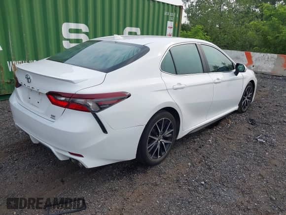 2021 Toyota Camry SE with VIN 4T1T11BK4MU025539, listed as a IAAI auction lot 42898008 with 26,083 mi miles and . Bid and sale history available at DreamBid. Image 4.