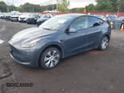 ✅ 2023 Tesla Model Y Long Range • VIN: 7SAYGDEE8PF893611 • Lot: 43309229. Wystawiony na IAAI z przebiegiem 76 774 mil. Bezpłatny archiwum sprzedaży aukcyjnych z USA i szczegółowy raport historii pojazdu na DreamBid. Zdjęcie 20.