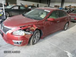 2015 Nissan Altima S with VIN 1N4AL3AP0FC157873, listed as a Copart auction lot 69686395 with 76,482 mi miles and Salvage title. Bid and sale history available at DreamBid. Image 1.