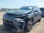 2025 Hyundai Kona SEL с VIN KM8HBCAB7SU225974, выставлен на аукционе IAAI как лот 42869818 с пробегом 15 846 миль миль и . История ставок и продаж доступна на DreamBid. Изображение 2.