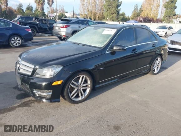 ✅ 2012 Mercedes-Benz C 250 Sport • VIN: WDDGF4HB6CR202275 • Lot: 43827044. Wystawiony na IAAI z przebiegiem 106 508 mil. Bezpłatny archiwum sprzedaży aukcyjnych z USA i szczegółowy raport historii pojazdu na DreamBid. Zdjęcie 2.