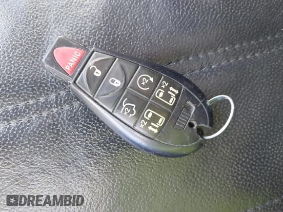 ✅ 2015 Chrysler Town & Country Touring • VIN: 2C4RC1BG7FR697910 • Лот: 43678258. Опубликован ранее на IAAI с пробегом 167 127 миль. Бесплатный доступ к архиву аукционных продаж из США и подробный отчёт об истории автомобиля на DreamBid. Изображение 11.