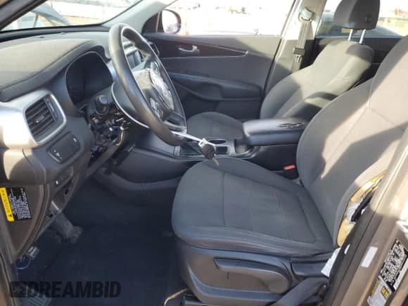 ✅ 2018 Kia Sorento L • VIN: 5XYPG4A35JG412212 • Lot: 86262505. Listed on Copart with 116,818 mi. Free auction sales archive from the USA and detailed vehicle history report at DreamBid. Image 7.