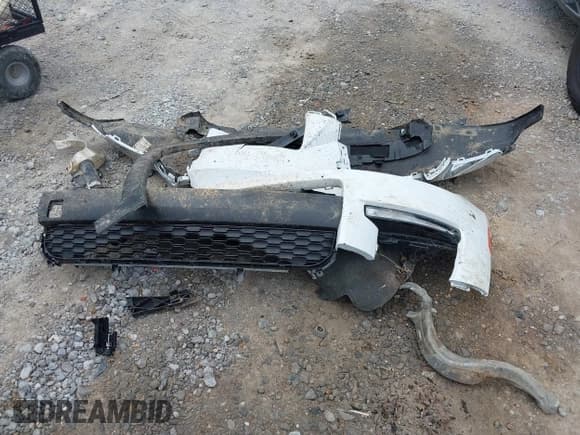 ✅ 2024 Jeep Grand Cherokee Limited • VIN: 1C4RJKBG7R8500990 • Лот: 42596725. Опубликован ранее на IAAI с пробегом 23 225 миль. Бесплатный доступ к архиву аукционных продаж из США и подробный отчёт об истории автомобиля на DreamBid. Изображение 12.