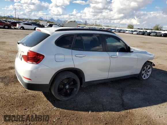 ✅ 2013 BMW X1 28i • VIN: WBAVM1C54DVL64127 • Лот: 92442935. Опубликован ранее на Copart с пробегом Не указан. Бесплатный доступ к архиву аукционных продаж из США и подробный отчёт об истории автомобиля на DreamBid. Изображение 3.