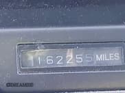 ✅ 1990 Lexus LS • VIN: JT8UF11E9L0025885 • Lot: 41330993. Listed on IAAI with 162,255 mi. Free auction sales archive from the USA and detailed vehicle history report at DreamBid. Image 15.