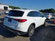 ✅ 2025 Mercedes-Benz GLC 300 • VIN: W1NKM4GB7SF338323 • Lot: 43158777. Wystawiony na IAAI z przebiegiem 3 765 mil. Bezpłatny archiwum sprzedaży aukcyjnych z USA i szczegółowy raport historii pojazdu na DreamBid. Zdjęcie 4.