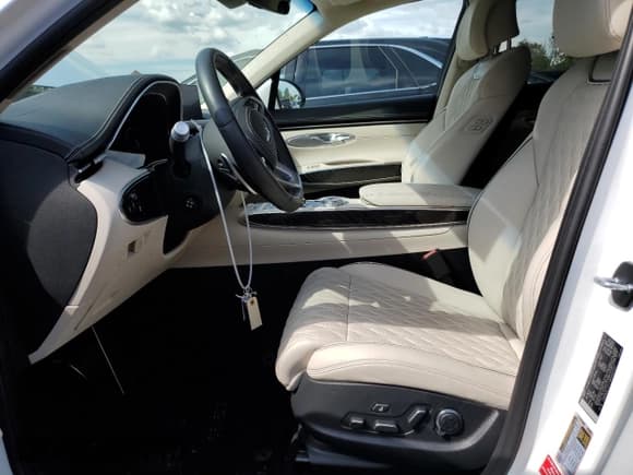 ✅ 2024 Genesis GV70 Sport • VIN: 5NMMCDTC0RH001507 • Lot: 71951925. Wystawiony na Copart z przebiegiem 12 205 mil. Bezpłatny archiwum sprzedaży aukcyjnych z USA i szczegółowy raport historii pojazdu na DreamBid. Zdjęcie 7.