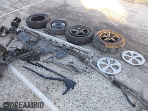 ✅ 2015 Toyota Prius Two • VIN: JTDKN3DU9F1992327 • Lot: 43778331. Wystawiony na IAAI z przebiegiem 218 119 mil. Bezpłatny archiwum sprzedaży aukcyjnych z USA i szczegółowy raport historii pojazdu na DreamBid. Zdjęcie 12.