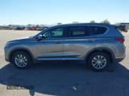 ✅ 2019 Hyundai Santa Fe SE • VIN: 5NMS23AD8KH030713 • Lot: 43592667. Wystawiony na IAAI z przebiegiem 74 344 mil. Bezpłatny archiwum sprzedaży aukcyjnych z USA i szczegółowy raport historii pojazdu na DreamBid. Zdjęcie 14.
