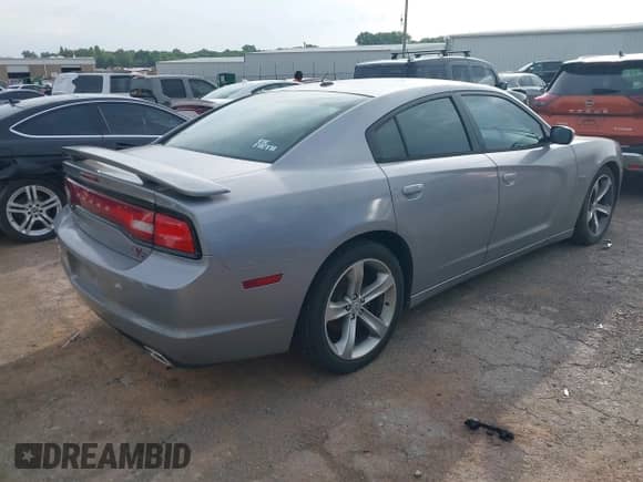 ✅ 2014 Dodge Charger RT • VIN: 2C3CDXCT4EH253765 • Lot: 42395731. Listed on IAAI with 140,415 mi. Free auction sales archive from the USA and detailed vehicle history report at DreamBid. Image 4.