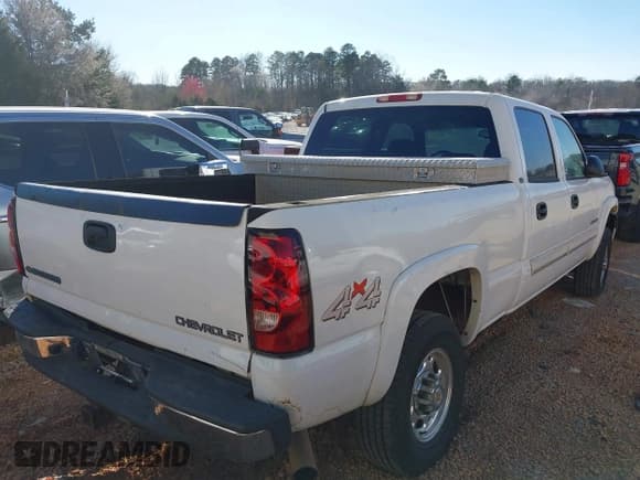 ✅ 2004 Chevrolet Silverado 2500HD LT3 • VIN: 1GCHK23G74F114579 • Лот: 41794758. Опубликован ранее на IAAI с пробегом 184 369 миль. Бесплатный доступ к архиву аукционных продаж из США и подробный отчёт об истории автомобиля на DreamBid. Изображение 4.