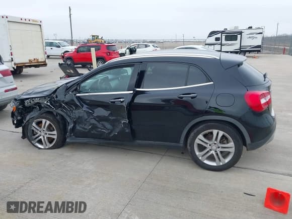 ✅ 2017 Mercedes-Benz GLA 250 • VIN: WDCTG4EB3HJ336350 • Lot: 41435827. Wystawiony na IAAI z przebiegiem 97 977 mil. Bezpłatny archiwum sprzedaży aukcyjnych z USA i szczegółowy raport historii pojazdu na DreamBid. Zdjęcie 14.