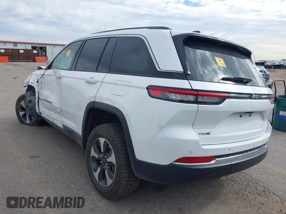 ✅ 2024 Jeep Grand Cherokee • VIN: 1C4RJYB61RC710573 • Lot: 43369280. Listed on IAAI with Not provided. Free auction sales archive from the USA and detailed vehicle history report at DreamBid. Image 3.