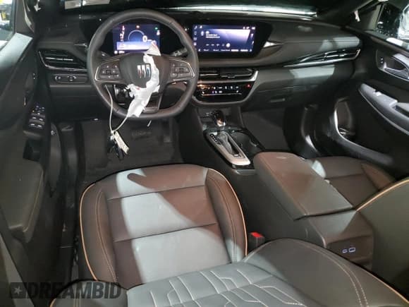 ✅ 2025 Buick Envista Avenir • VIN: KL47LCEP4SB180484 • Lot: 71444755. Wystawiony na Copart z przebiegiem 921 mil. Bezpłatny archiwum sprzedaży aukcyjnych z USA i szczegółowy raport historii pojazdu na DreamBid. Zdjęcie 8.