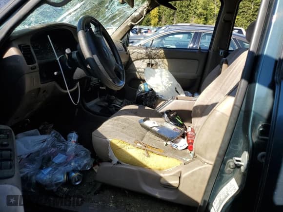 ✅ 1998 Toyota 4Runner • VIN: JT3HM84R7W0027062 • Лот: 73797524. Опубликован ранее на Copart с пробегом 272 678 миль. Бесплатный доступ к архиву аукционных продаж из США и подробный отчёт об истории автомобиля на DreamBid. Изображение 7.