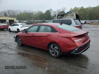 2024 Hyundai Elantra SEL с VIN KMHLS4DG7RU767495, выставлен на аукционе Copart как лот 82344245 с пробегом 8 857 миль миль и Списание • Salvage title. История ставок и продаж доступна на DreamBid. Изображение 2.