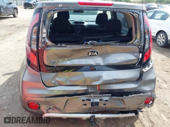 ✅ 2017 Kia Soul + • VIN: KNDJP3A54H7411027 • Lot: 43134180. Wystawiony na IAAI z przebiegiem 110 040 mil. Bezpłatny archiwum sprzedaży aukcyjnych z USA i szczegółowy raport historii pojazdu na DreamBid. Zdjęcie 6.