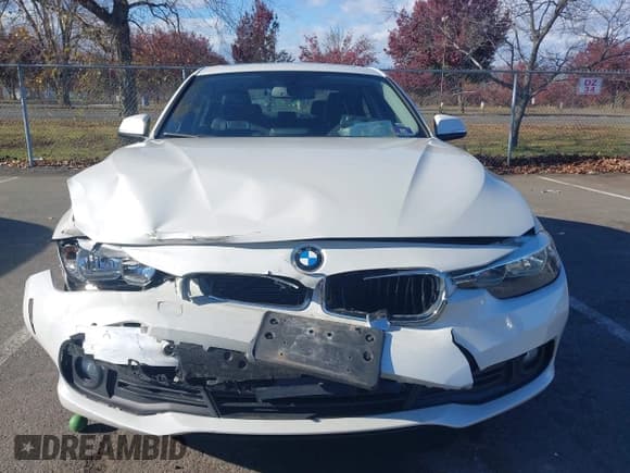 ✅ 2016 BMW 3 Series 320i xDrive • VIN: WBA8A3C58GK689368 • Lot: 43678330. Listed on IAAI with 138,091 mi. Free auction sales archive from the USA and detailed vehicle history report at DreamBid. Image 12.