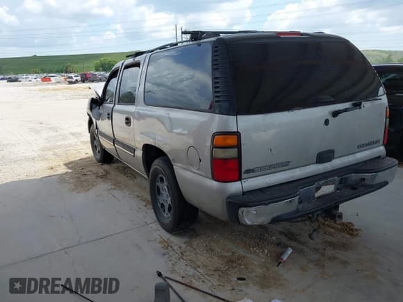 ✅ 2005 Chevrolet Suburban LT • VIN: 3GNEC16Z25G132924 • Lot: 42540387. Listed on IAAI with 336,563 mi. Free auction sales archive from the USA and detailed vehicle history report at DreamBid. Image 3.