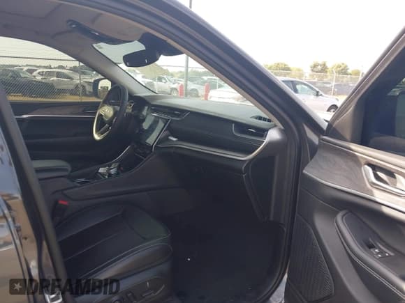 ✅ 2023 Jeep Grand Cherokee Limited • VIN: 1C4RJHBG7PC667105 • Lot: 43236228. Wystawiony na IAAI z przebiegiem 37 441 mil. Bezpłatny archiwum sprzedaży aukcyjnych z USA i szczegółowy raport historii pojazdu na DreamBid. Zdjęcie 5.