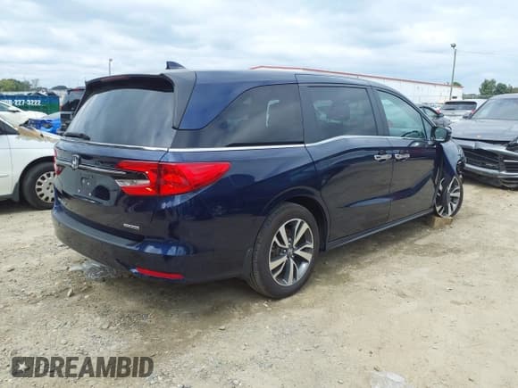✅ 2022 Honda Odyssey Touring • VIN: 5FNRL6H80NB022004 • Lot: 43326019. Wystawiony na IAAI z przebiegiem 60 000 mil. Bezpłatny archiwum sprzedaży aukcyjnych z USA i szczegółowy raport historii pojazdu na DreamBid. Zdjęcie 4.