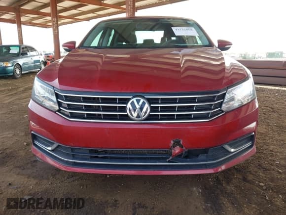 ✅ 2016 Volkswagen Passat S • VIN: 1VWAT7A3XGC012384 • Lot: 43722868. Wystawiony na IAAI z przebiegiem 125 870 mil. Bezpłatny archiwum sprzedaży aukcyjnych z USA i szczegółowy raport historii pojazdu na DreamBid. Zdjęcie 6.