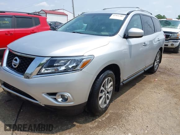 ✅ 2013 Nissan Pathfinder SL • VIN: 5N1AR2MM5DC686734 • Lot: 42461385. Listed on IAAI with 171,071 mi. Free auction sales archive from the USA and detailed vehicle history report at DreamBid. Image 2.