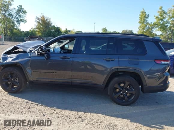 ✅ 2023 Jeep Grand Cherokee Laredo • VIN: 1C4RJKAG4P8101775 • Lot: 43133852. Listed on IAAI with 72,579 mi. Free auction sales archive from the USA and detailed vehicle history report at DreamBid. Image 14.
