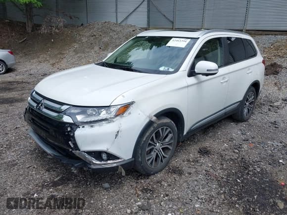 ✅ 2018 Mitsubishi Outlander ES • VIN: JA4AZ3A35JZ049366 • Lot: 42465394. Listed on IAAI with 118,991 mi. Free auction sales archive from the USA and detailed vehicle history report at DreamBid. Image 17.