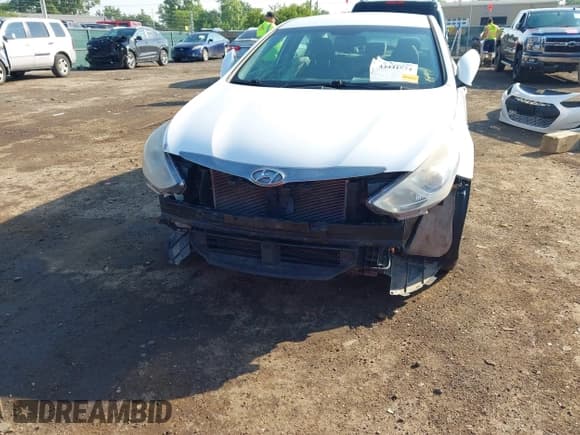 ✅ 2014 Hyundai Sonata Limited • VIN: KMHEC4A43EA117445 • Lot: 42441934. Wystawiony na IAAI z przebiegiem 75 037 mil. Bezpłatny archiwum sprzedaży aukcyjnych z USA i szczegółowy raport historii pojazdu na DreamBid. Zdjęcie 6.