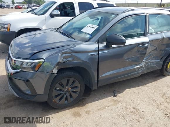 ✅ 2024 Volkswagen Taos S • VIN: 3VV5X7B29RM105771 • Lot: 42845856. Listed on IAAI with 9,104 mi. Free auction sales archive from the USA and detailed vehicle history report at DreamBid. Image 6.