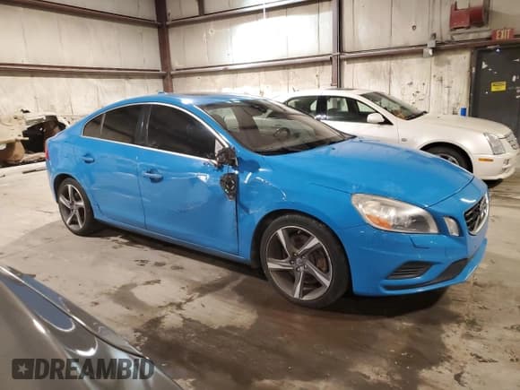 ✅ 2013 Volvo S60 T6 R-Design Platinum • VIN: YV1902FH1D2183347 • Lot: 84178744. Listed on Copart with 64,473 mi. Free auction sales archive from the USA and detailed vehicle history report at DreamBid. Image 4.