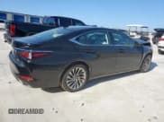 ✅ 2024 Lexus ES 350 Ultra Luxury • VIN: 58AFZ1B12RU172519 • Лот: 61357855. Опубликован ранее на Copart с пробегом Не указан. Бесплатный доступ к архиву аукционных продаж из США и подробный отчёт об истории автомобиля на DreamBid. Изображение 3.