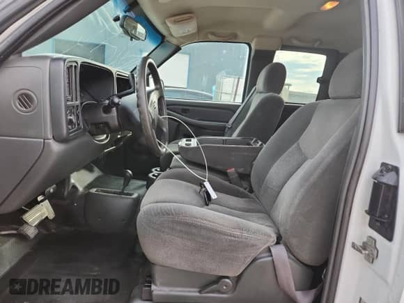 2005 Chevrolet Silverado 1500 Z71 z VIN 1GCEK19Z05Z145775, wystawiony jako Copart lot #87466235 z przebiegiem 275 711 mil mil oraz Szkoda całkowita • Salvage title. Historia ofert i sprzedaży dostępna na DreamBid. Obrazek 7.