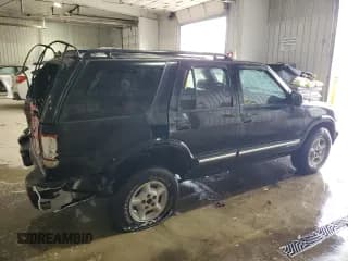 ✅ 2000 Chevrolet Blazer LT • VIN: 1GNDT13WXY2391843 • Lot: 51180375. Wystawiony na Copart z przebiegiem 167 159 mil. Bezpłatny archiwum sprzedaży aukcyjnych z USA i szczegółowy raport historii pojazdu na DreamBid. Zdjęcie 3.